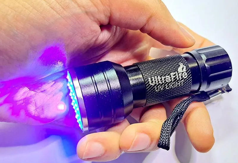 چراغ قوه UV