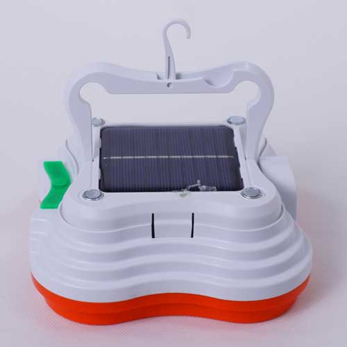 پنل پشتی پروژکتور شارژی کینساچ برای شارژ اقتصادی و مستقل از برق